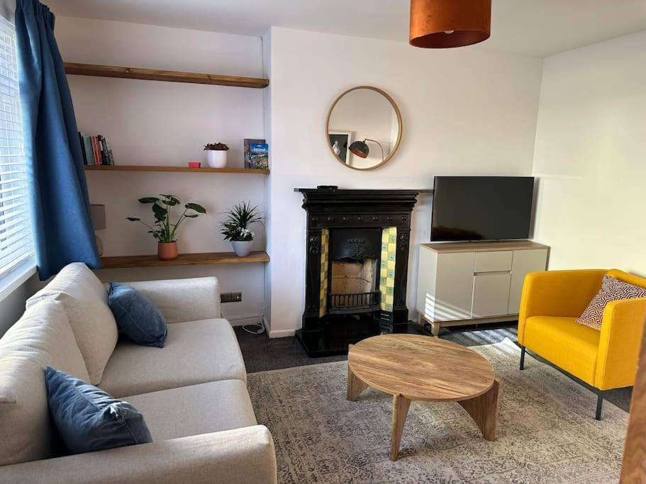 Revamped Holywood Town Centre House Apartment Exterior photo